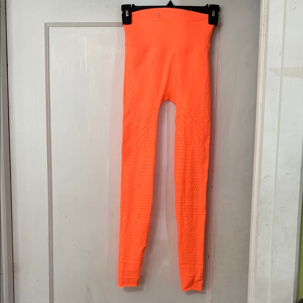 FREE PEOPLE MOVEMENT LEGGINGS